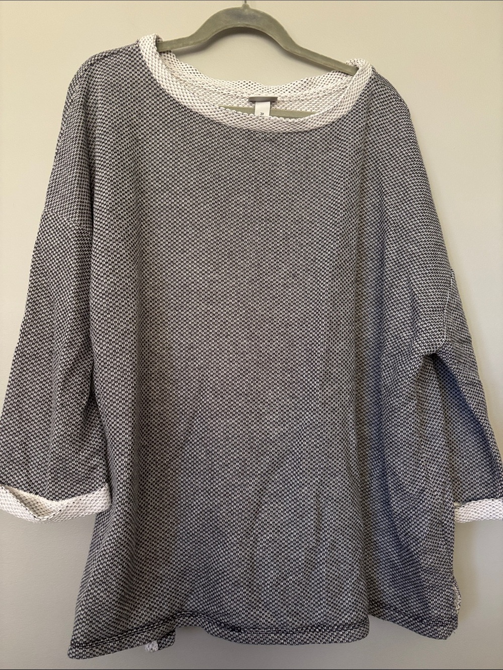 Ava & Viv Black and White Textured Crewneck Sweater